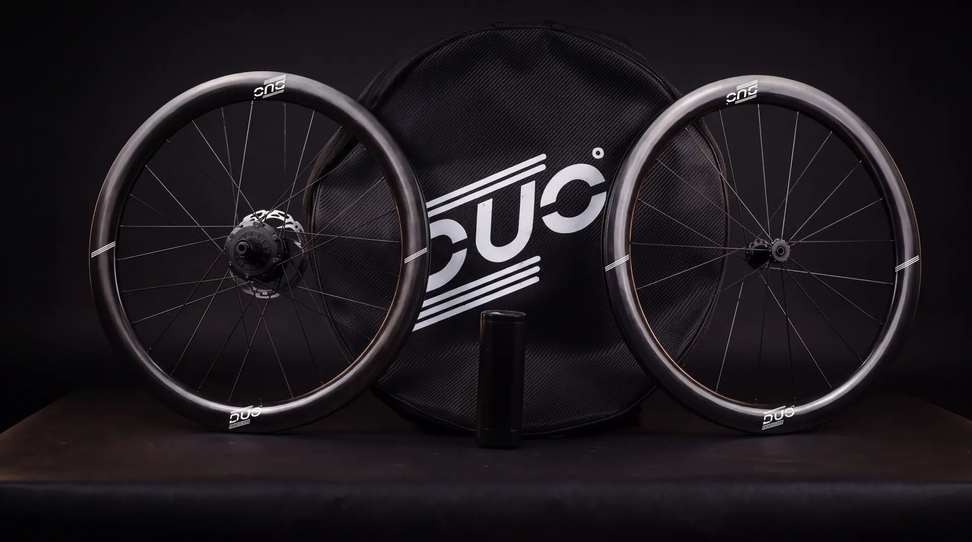 Duo carbon front and rear wheels with the battery and padded wheel bag